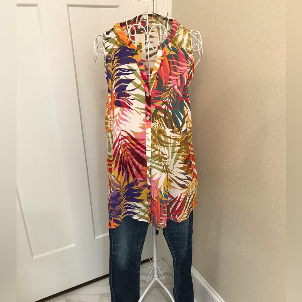 Spense Sleeveless Blouse, Button up front, Muti Color. Size Medium. NWT
